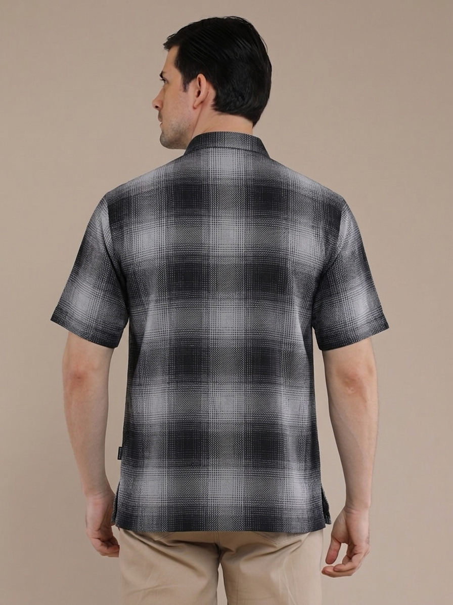 M2menstyle Kemeja Flanel Pria Lengan Pendek Charcoal Grey - Image 3