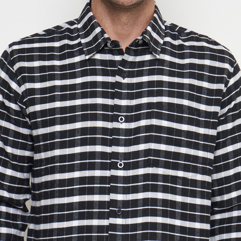 Gianni Visentin Kemeja Slim Fit Flannel Pria Kotak Kotak Hitam Putih 6033 - Image 6